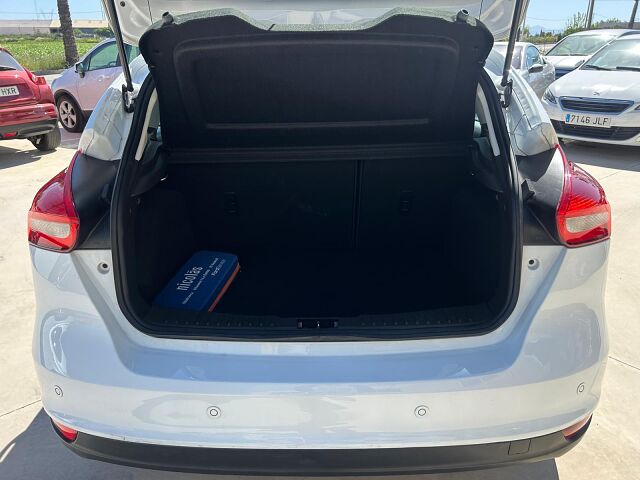 FORD FOCUS BUSINESS 1.5 TDCI AUTO SPANISH LHD IN SPAIN 105000 MILES SUPERB 2016